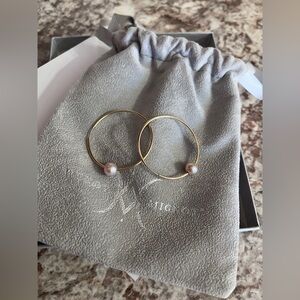 BNWT Wendy Mignot Florence Pearl Endless Hoop Gold-Filled Earrings Blush